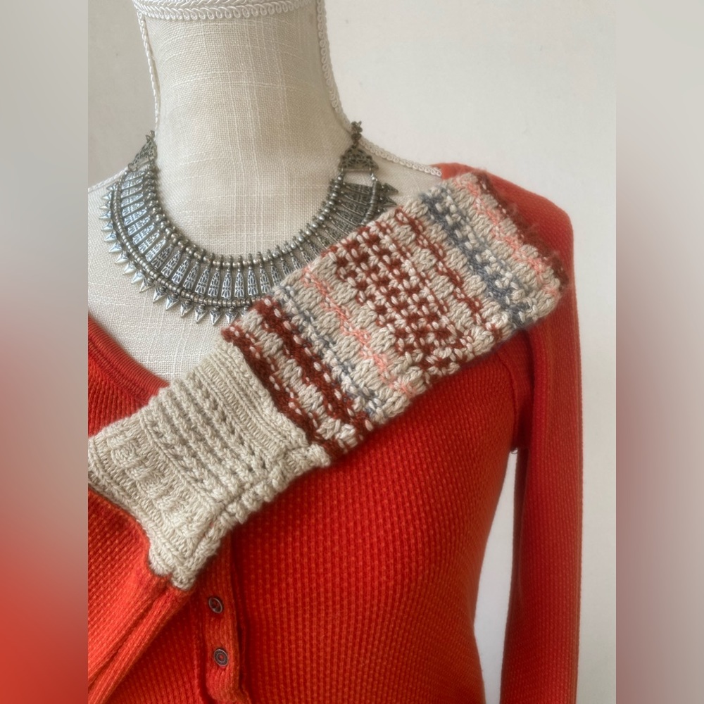 free people long sleeved knit sweater sleeves henley tomato red sz. s